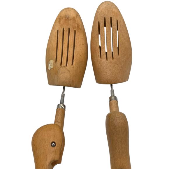 Berkeley Adjustable Wooden Shoe Tree Made in Germany - Picture 2 of 2